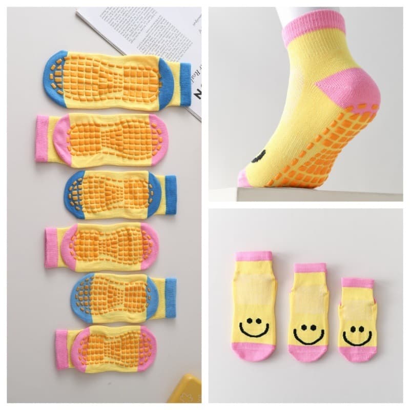 Silicone Breathable Trampoline Socks, Playground Early Education Center Anti-Slip Socks, Yoga Sports Floor Socks with LOGO