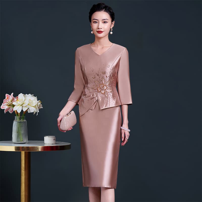 2025 Spring/Autumn New Style Elegant and Stylish Mother's Wedding Dress, High-End Dress, Young Style, Wedding Banquet Attire for Mothers-in-Law