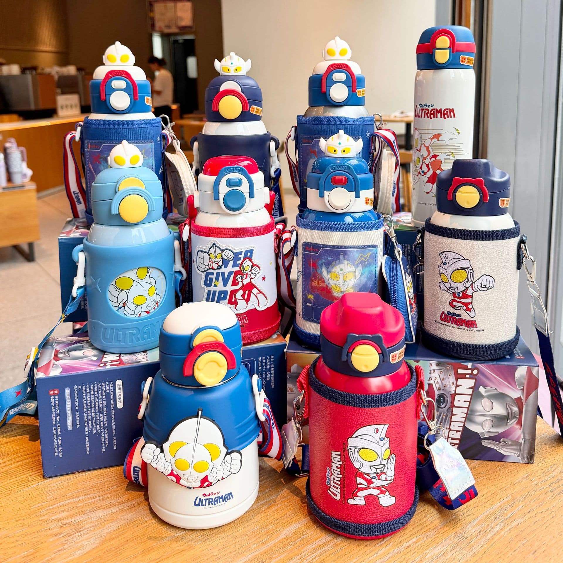 Ultraman children's thermos cup for boys going to school special baby food grade 316 primary school student kettle straw cup