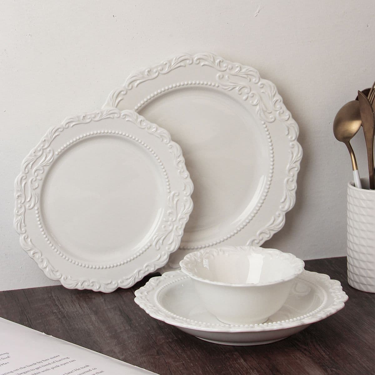 French Embossed Floral Plate Vintage Medallion Plate Western Pasta Plate Ceramic Dinnerware Home Soup Plate Salad Plate Baroque