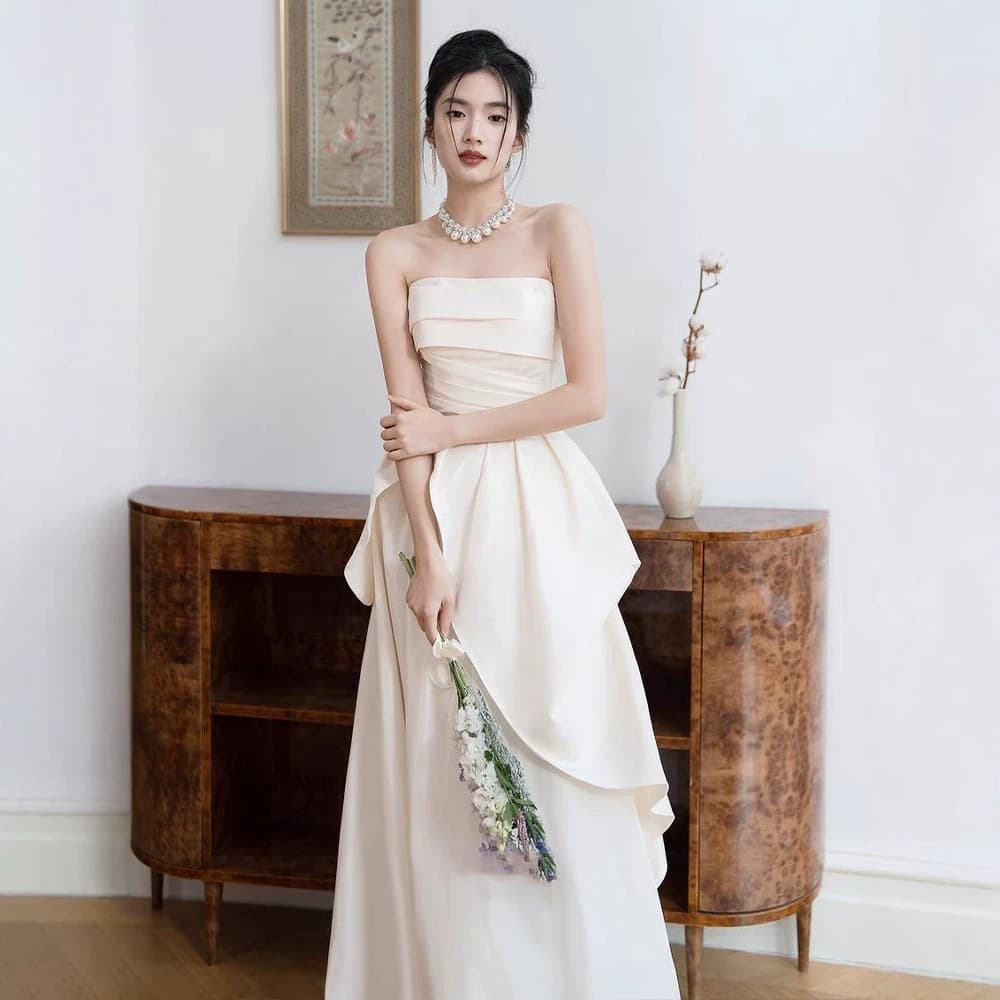 French tube top light wedding dress 2026 new niche bride engagement dressing gown dress skirt registration certificate small white dress