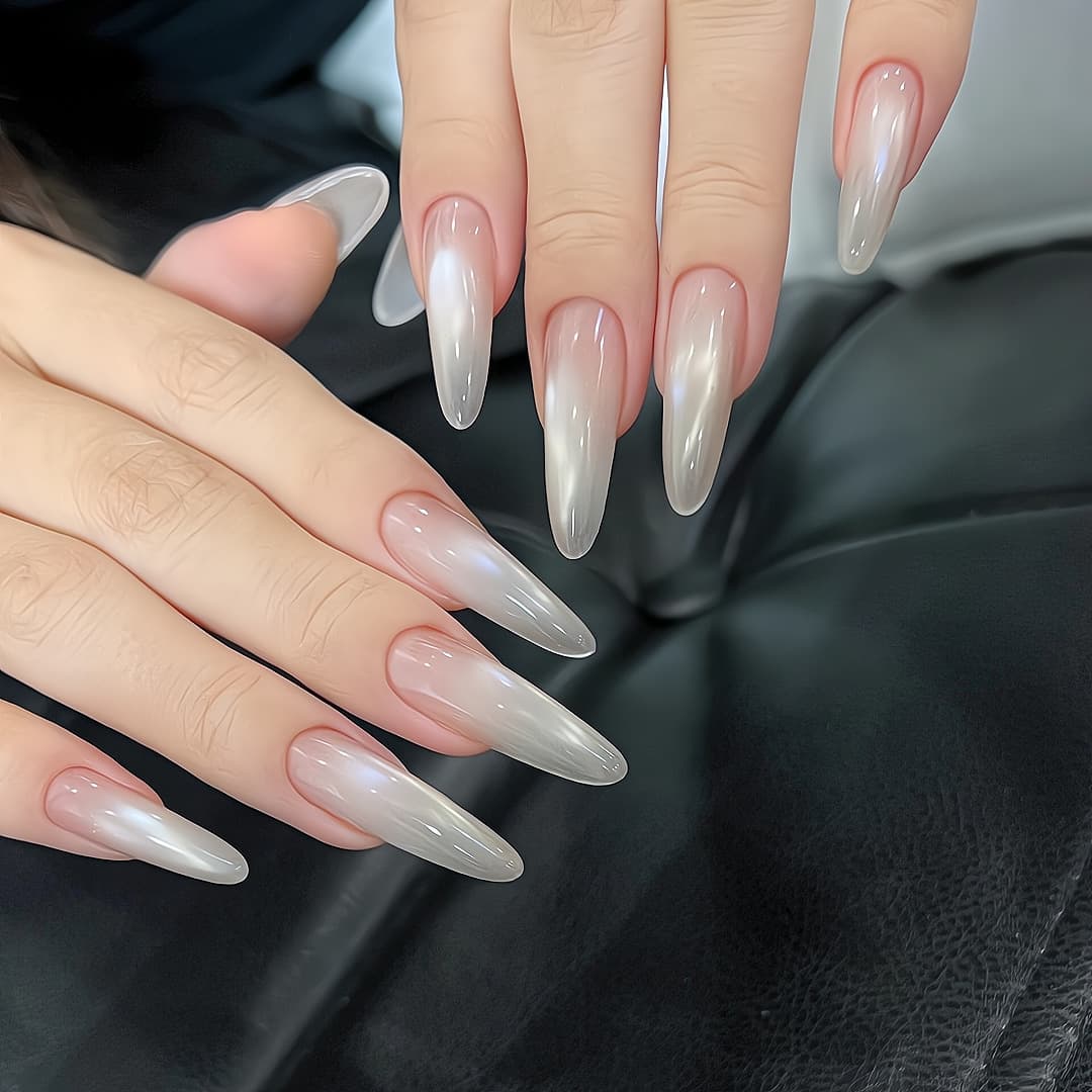 Lingluo Original Handmade White Moonlight French Nude Gradient Pure Glass Bead Cat Eye Nails Wholesale Available
