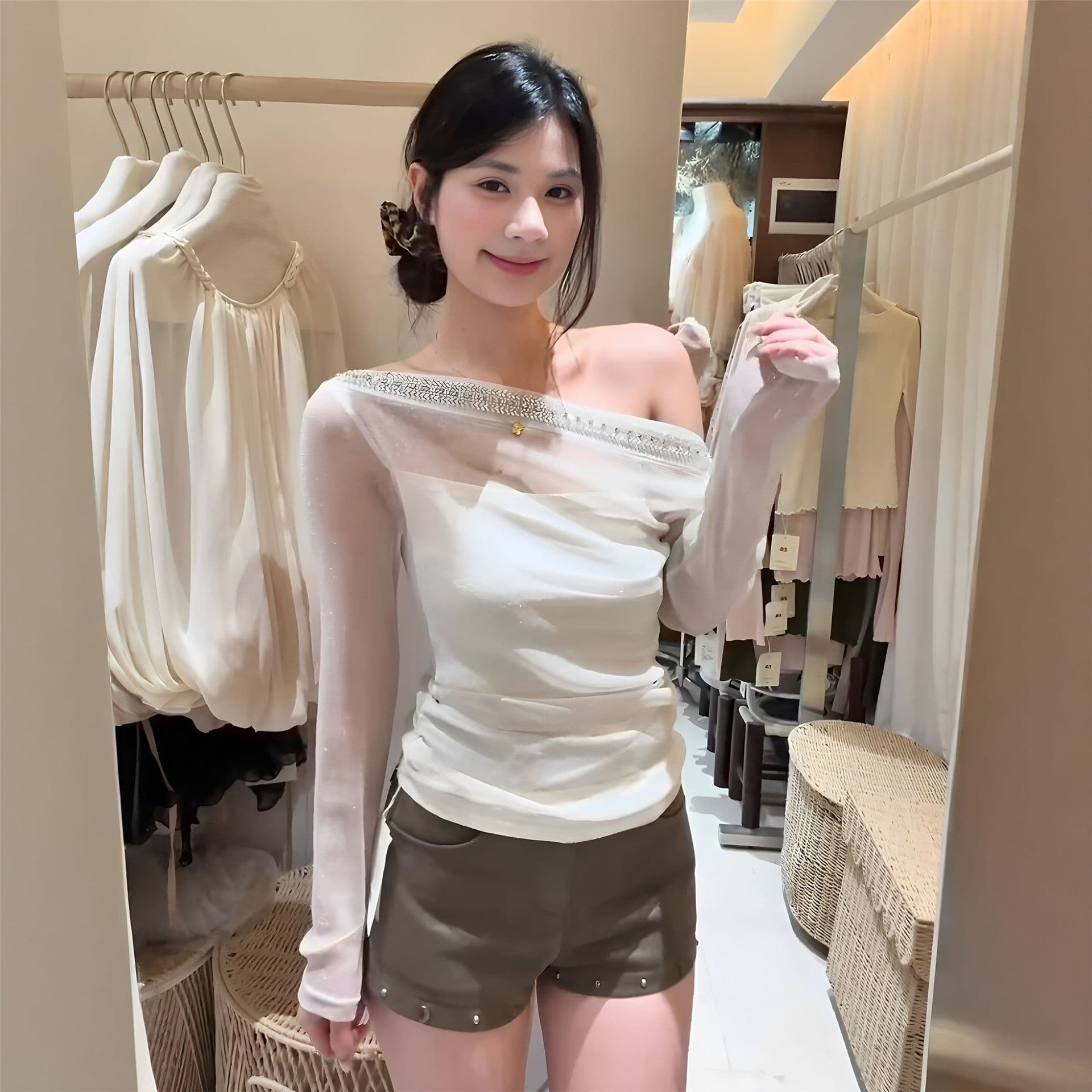 French-Style White Mesh Rhinestone Off-Shoulder Long-Sleeve T-Shirt for Women, 2026 Early Autumn New Distinctive Design Top