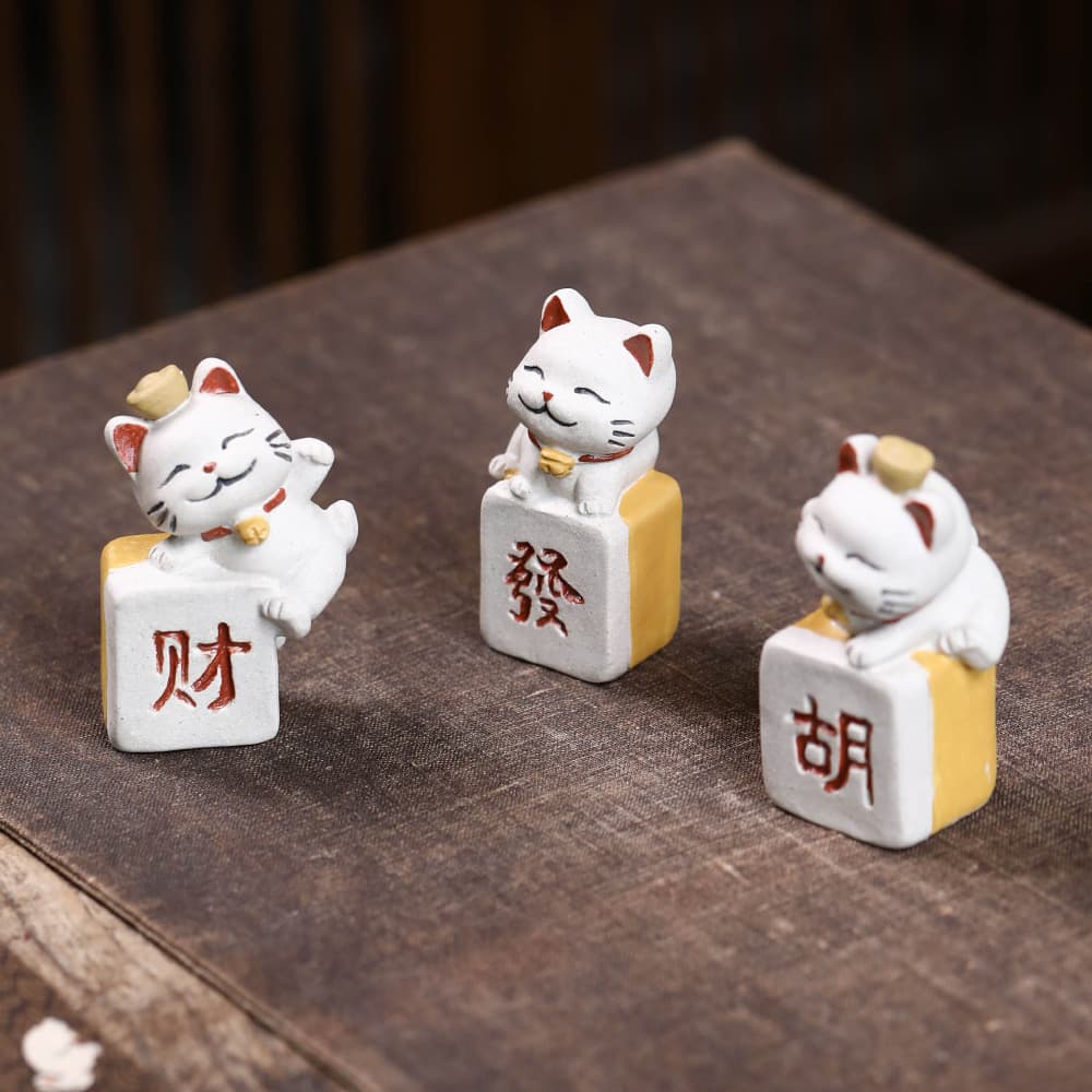 Yixing Purple Sand Fortune Cat Tea Pet, Creative Mahjong Kitten Ceramic Ornament, Cultivable Trendy Tea Accessory and Collectible