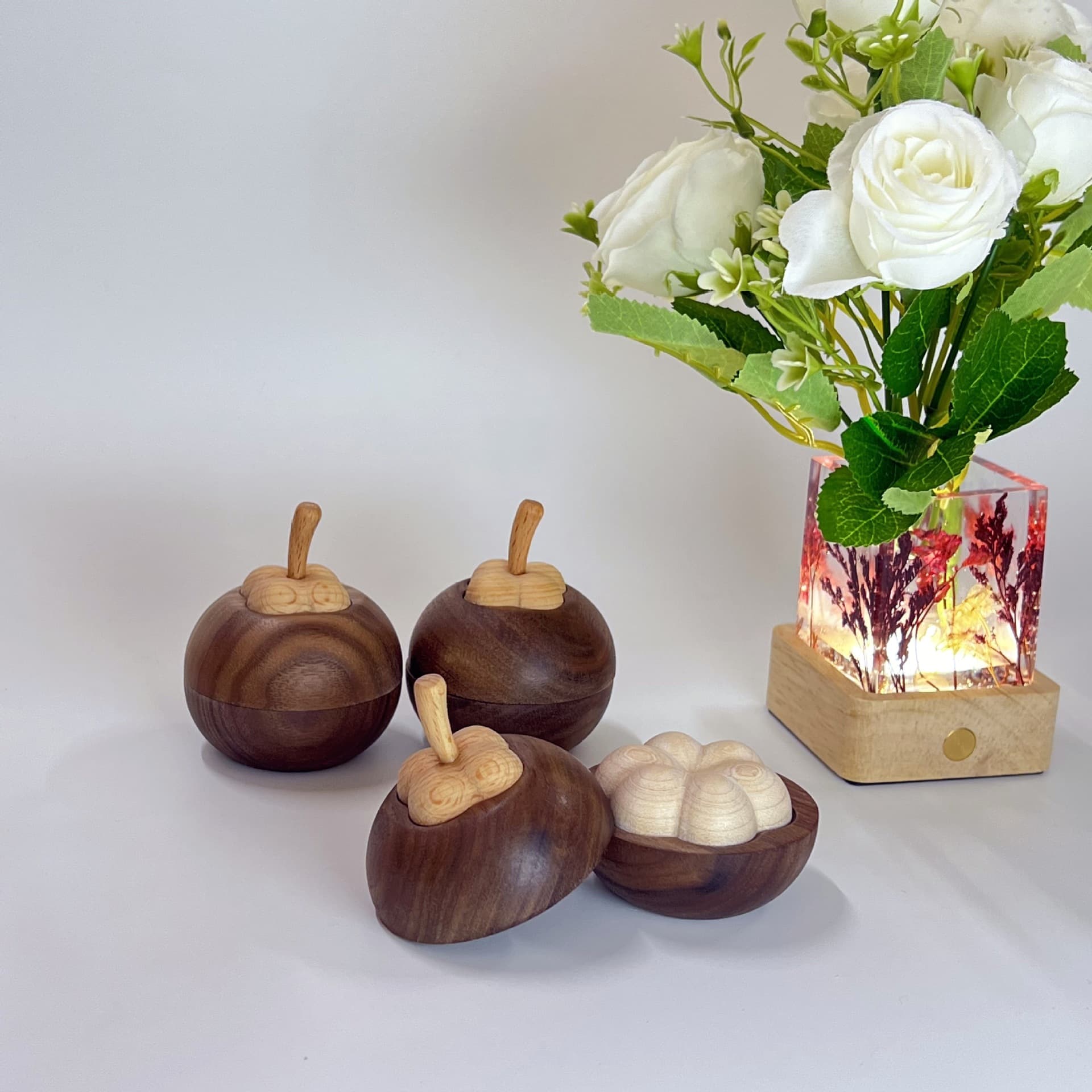 Small mangosteen aromatherapy fragrance small ornaments solid wood creative diffuser wood household fireless aromatherapy diffuser sapele