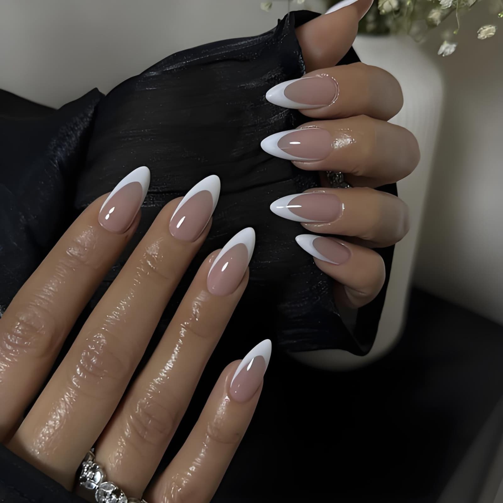 Wholesale Cross-border Simple White Edge French Almond Shape Press On Nails Fake Nails 24 Pieces