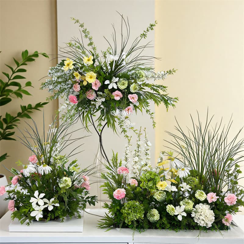 Wedding simulated flower arrangement leading to the floor, forest-style engagement window decoration, rose red wedding scene layout