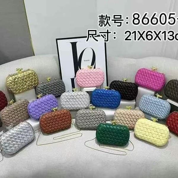 2026 New Women's Woven Clutch Bag Versatile Fashion Evening Clutch Single Shoulder Evening Bag Single Shoulder Chain Bag for Women