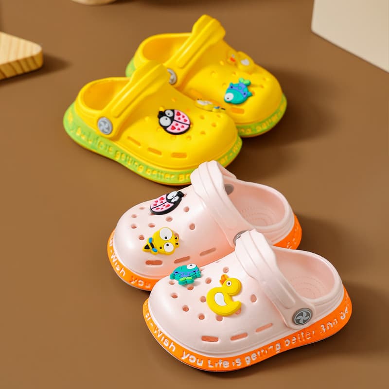 Children's sandals, girls' summer indoor soft-soled non-slip cartoon boys' closed-toe clogs