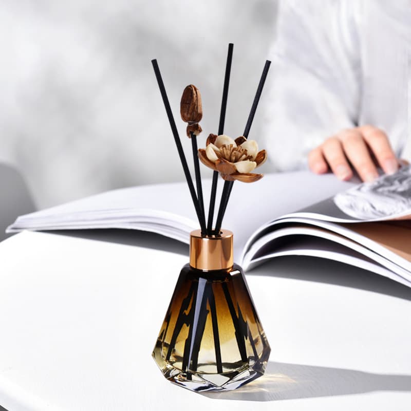 New Diamond Bottle Dried Flower Reed Diffuser for Home, Long-Lasting Fragrance for Hotel, Bedroom, Gift