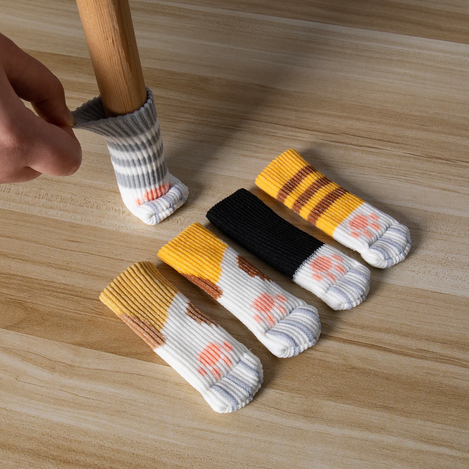 Silent chair foot covers, wear-resistant stool table leg pads, table foot protection covers, bench dining chairs, non-slip thickened table and chair foot pads