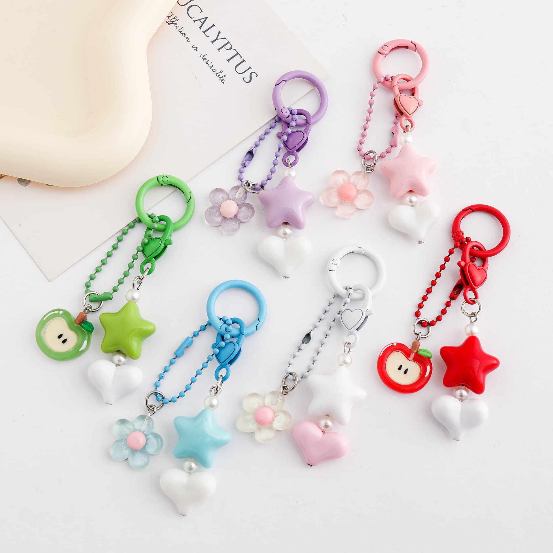 Creative series love gradient keychain Korean simple ins trend headphone pendant men's and women's bags car accessories