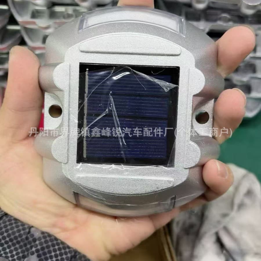 Solar Flashing Warning Light Road Traffic Warning Light Cast Aluminum Road Stud Truck Tail Light Side Light