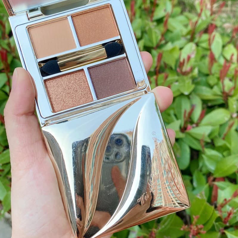 Winnie Bear Neon Gorgeous Four-Color Eyeshadow Matte Shimmer Gold Brown Latte Milk Apricot Linen 4-Color Eyeshadow Winnie