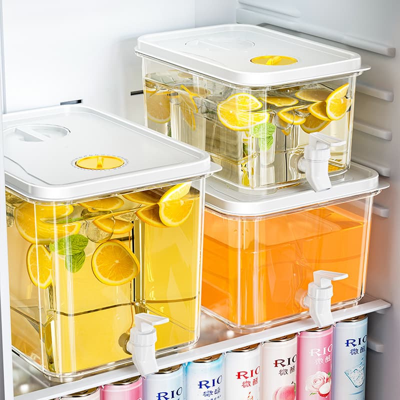 Large Capacity Refrigerator Water Pitcher, High Temperature Resistant Juice and Cold Drink Container with Filter, Fruit Tea Dispenser with Spigot