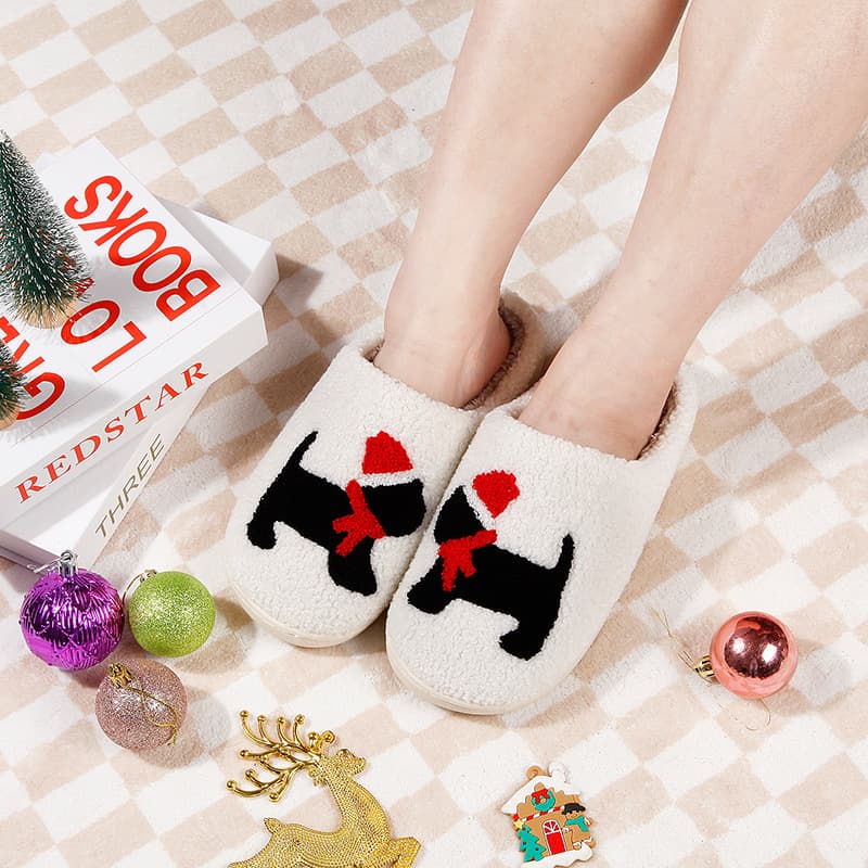 New Comfortable Home Christmas Puppy Warm Winter Cotton Slippers for Couples Unisex Thick-Soled Soft-Soled Shoes with Extra Thickness and Anti-Slip