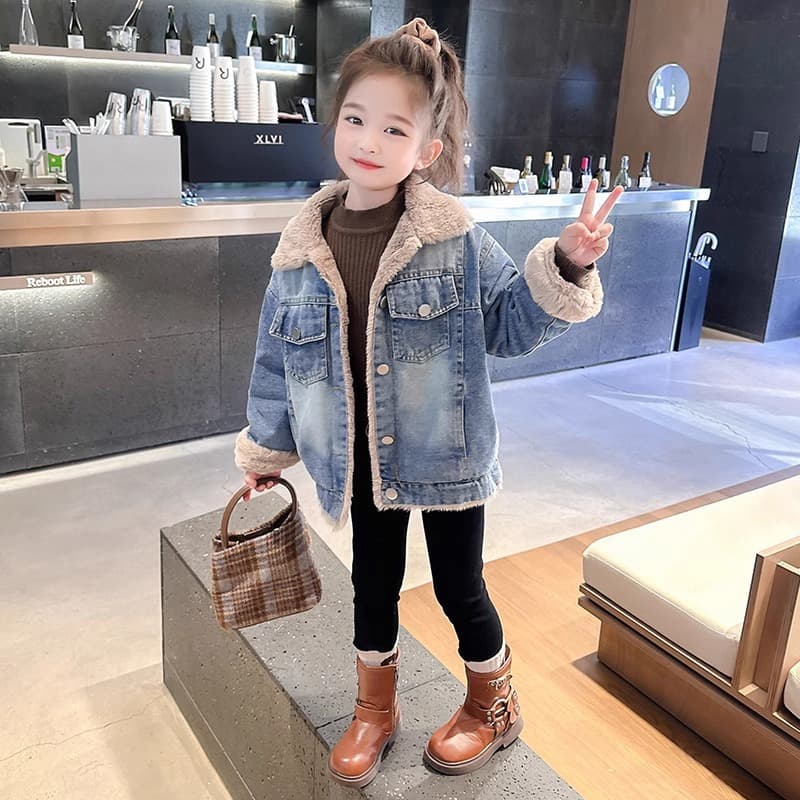 Girls Fleece-Lined Denim Jacket 2024 New Winter Chic Little Girl Baby Korean Style Clothing Children Winter Wear