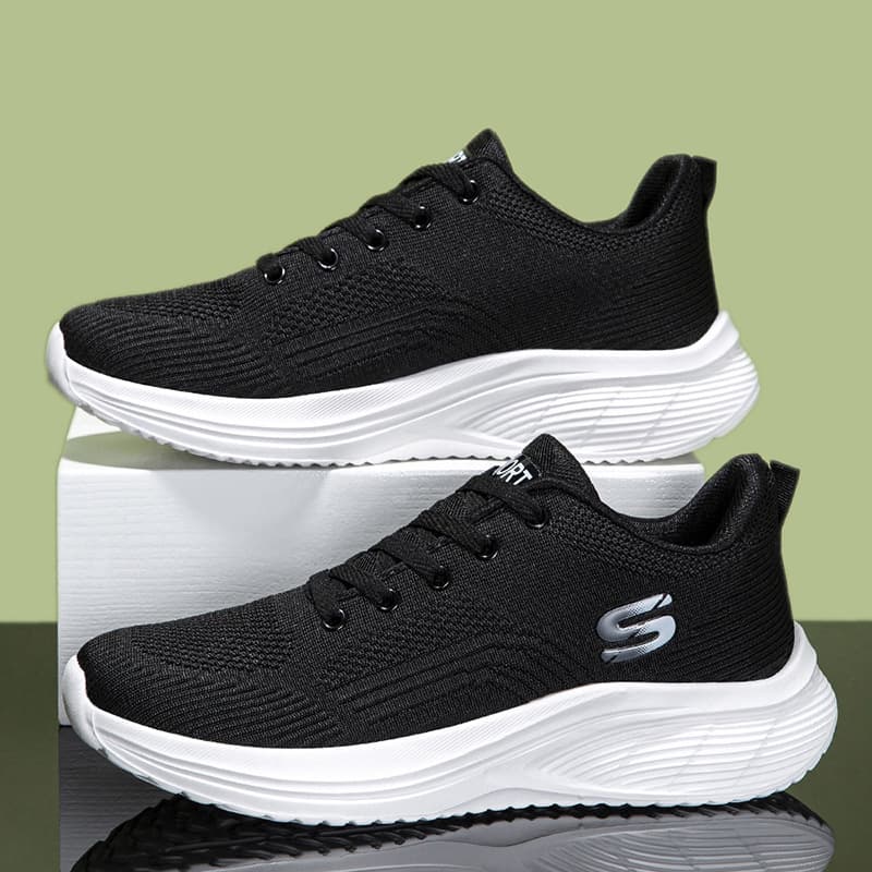 Sports Shoes 2026 New Summer Couples Flyknit Breathable Mesh Walking Shoes Lightweight Comfortable Soft Sole Running Shoes
