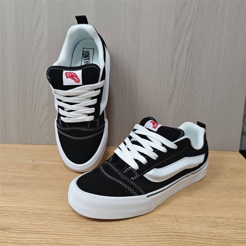 Black Warrior Unisex Sneakers, New Spring and Autumn American Street Style, Cool Casual Versatile Retro Chunky Bread Shoes