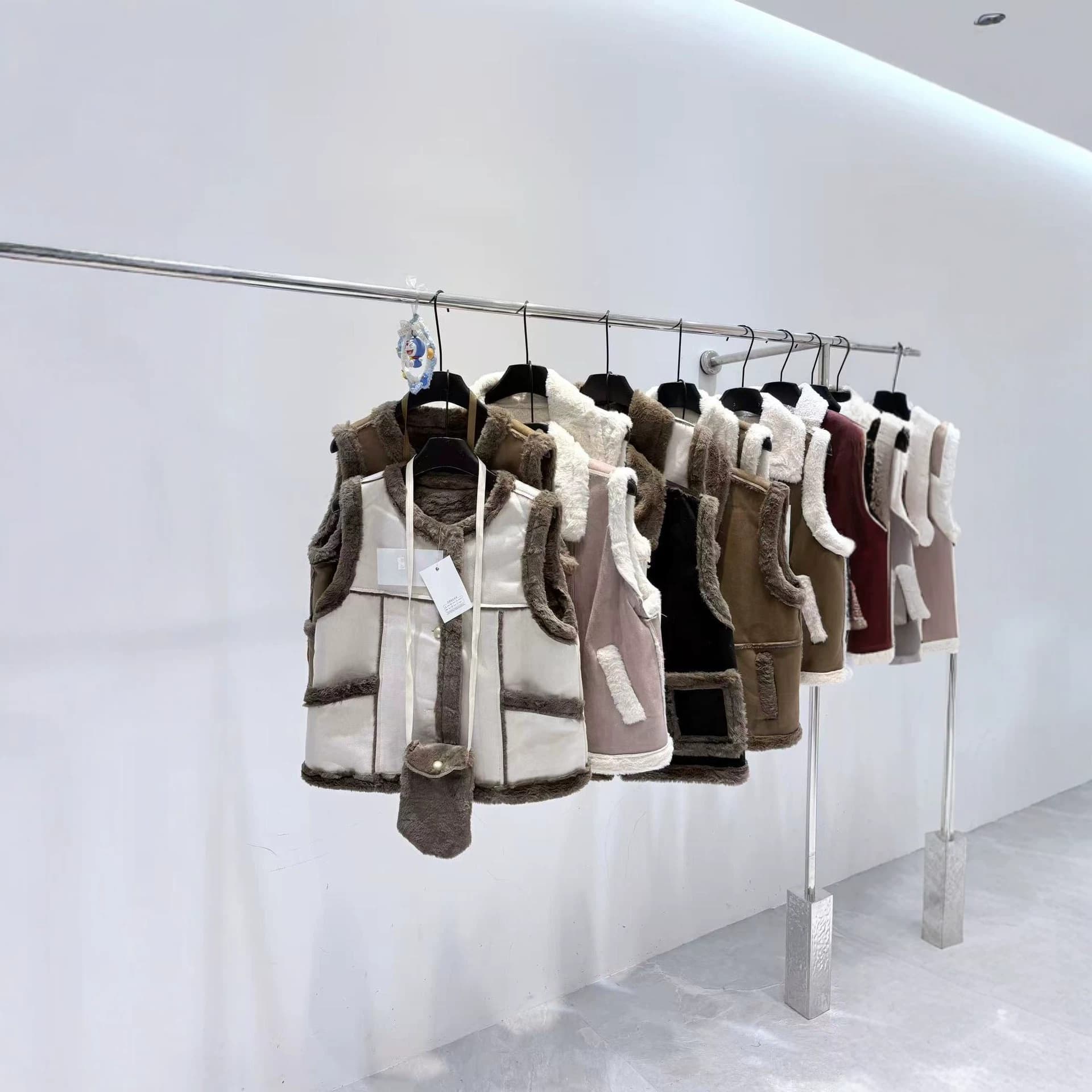 Autumn/winter fur-lined coats Korean-style new thickened faux suede vests and sleeveless jackets women's mixed-lot