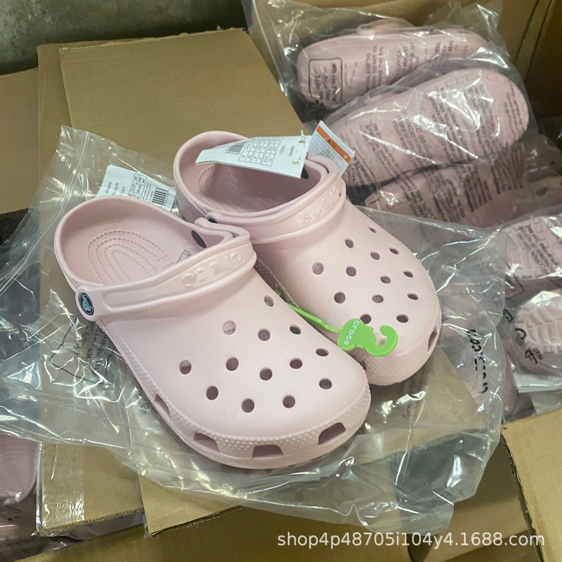 2026 New Star Classic Clog Sandals for Couples, Parent-Child, Open-Toe Beach Slippers, Wholesale Drop Shipping with Original Tags