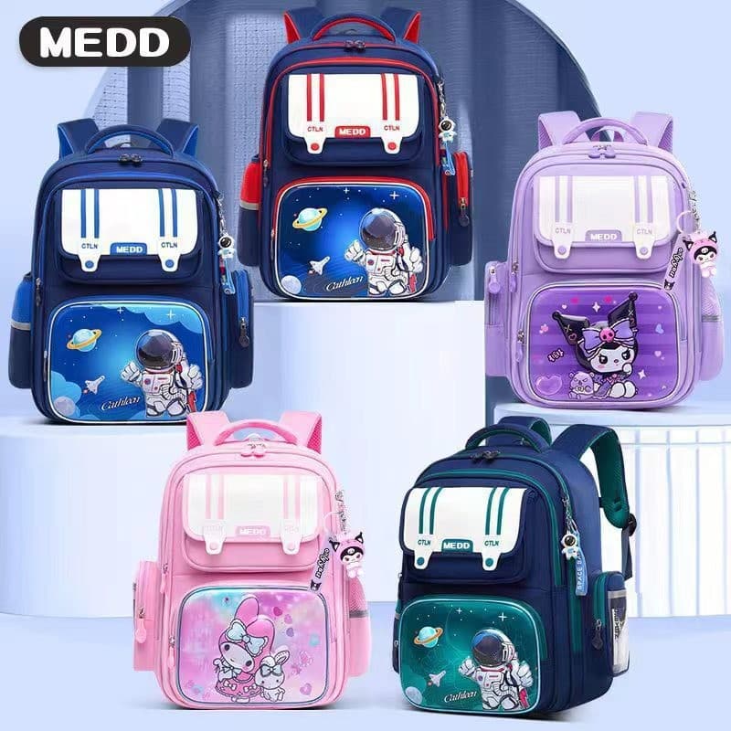 School Backpack for Elementary Students 3D Hard Shell Astronaut Design Grades 1-3-6 Boys Girls Spine Protection Weight Reduction Children's Backpack
