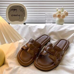 French Retro One-Strap Sandals for Women 2025 New Square Toe Woven Mules Soft Sole Beach Sandals