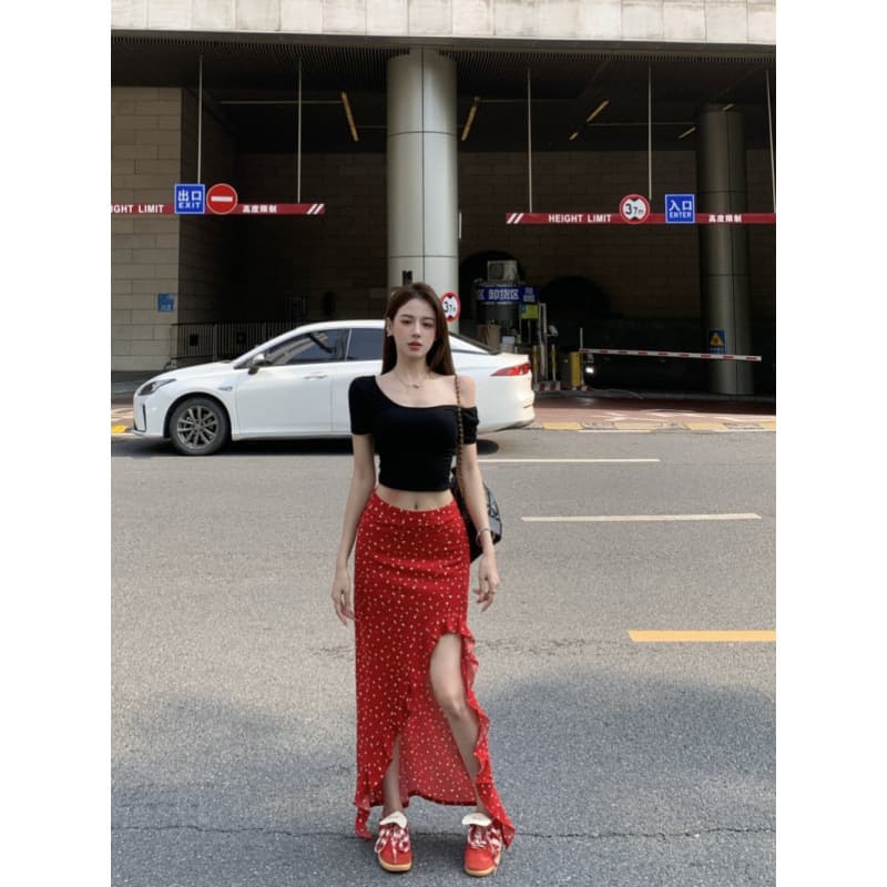 Xinkeda Irregular Dopamine Red Polka Dot Floral Skirt Women's Summer Side Slit Beach Maxi Skirt