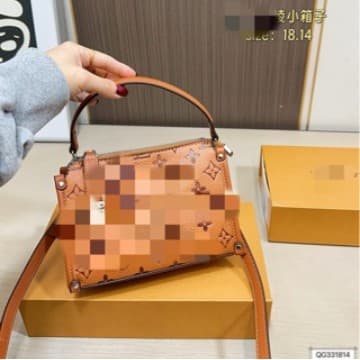 2026 bag crossbody bag for women Korean niche light luxury retro large capacity design hot selling women's bag shoulder bag