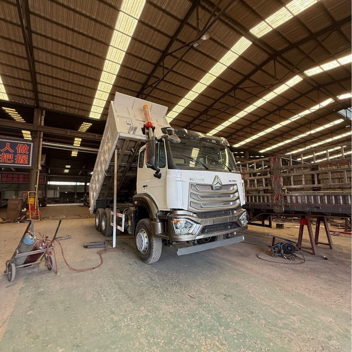 Factory export Howo NX 6×4 dump truck refurbished 375 horsepower rear dump dump truck Howo dump