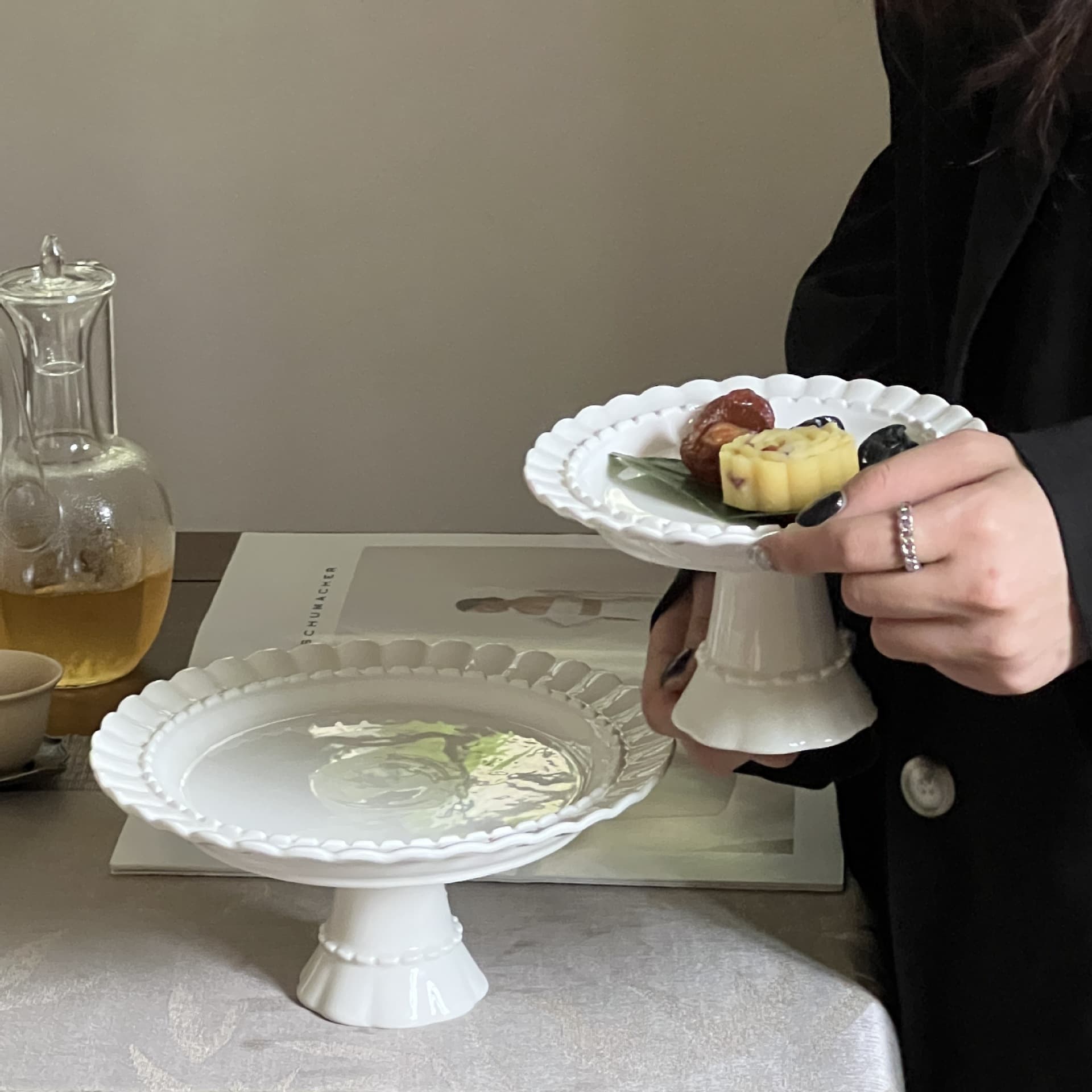 French-style Fluted Rim High-Footed Ceramic Serving Tray, Dessert Stand Cake Display Plate Wholesale