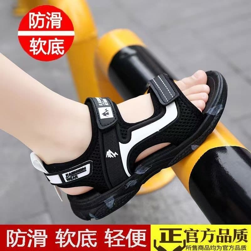 Boys' Sandals for Teenagers 2026 New Summer Style for Older Children, Non-Slip Soft-Soled Kids' Beach Shoes, Boys' Odor-Resistant Shoes