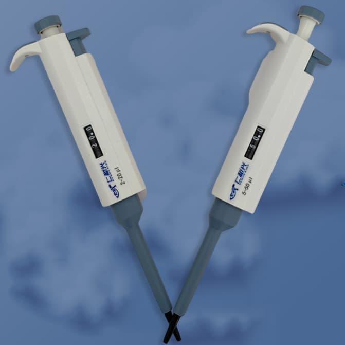 Adjustable Sterile Single-Channel Pipette with Various Tip Sizes for Micro Sampling