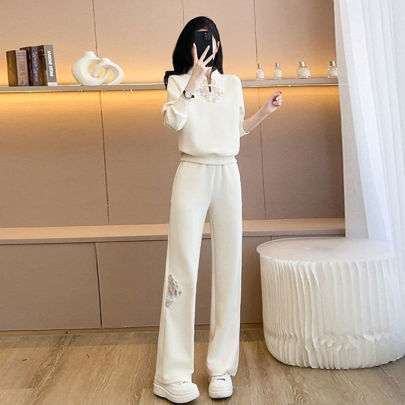 Overseas Trend Premium Casual Sport Set for Women, Stylish Age-Defying New Chinese Style Wide-Leg Pants Two-Piece Set