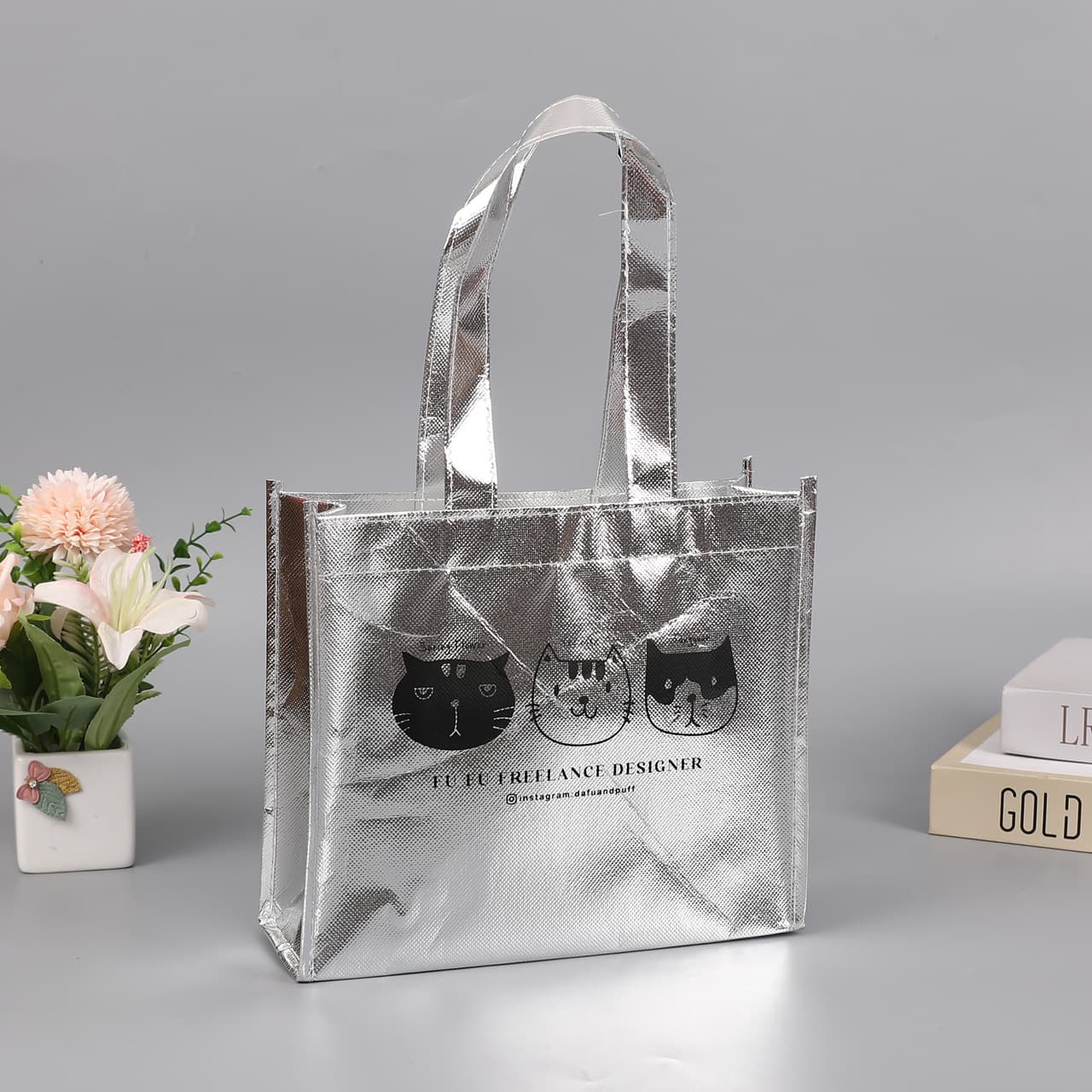 Laser-cut non-woven fabric coated small batch custom sewn tote bags, gift bags, souvenirs