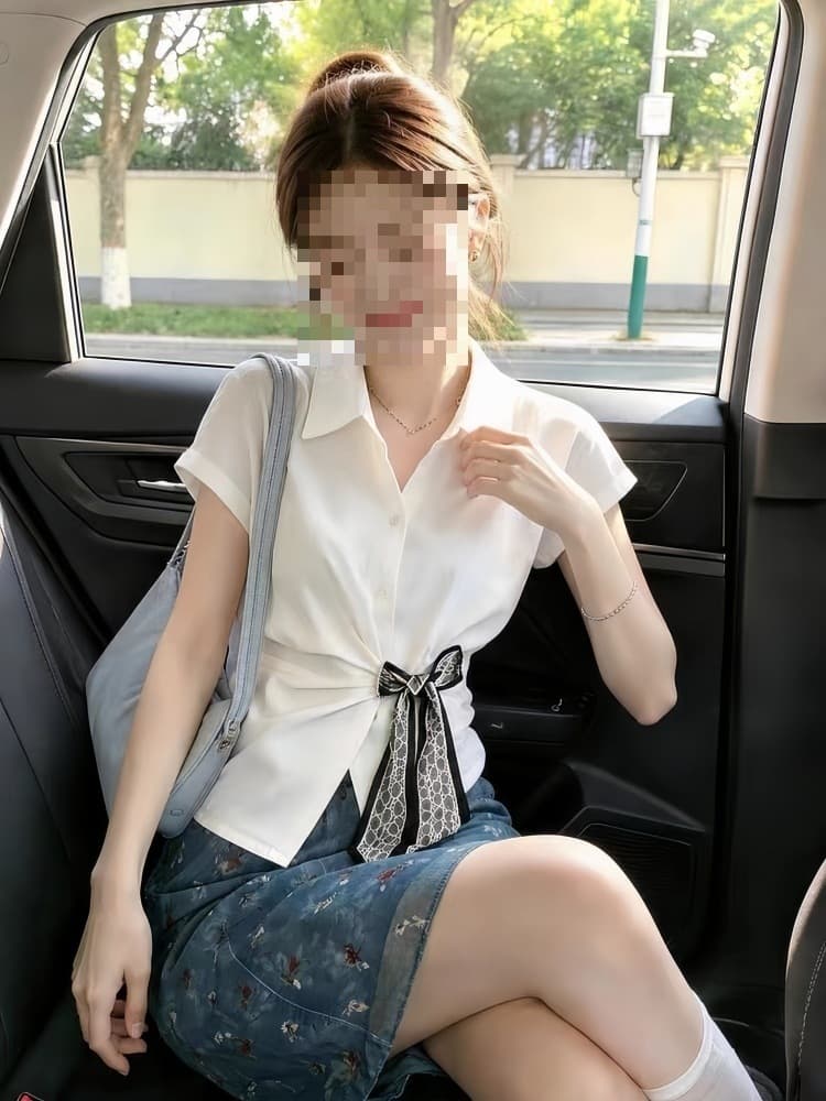 Korean-style Unique and Beautiful Ensemble Outfit, Summer New Arrival, Age-Reducing White Shirt with Floral Short Skirt Two-Piece Set, Trendy