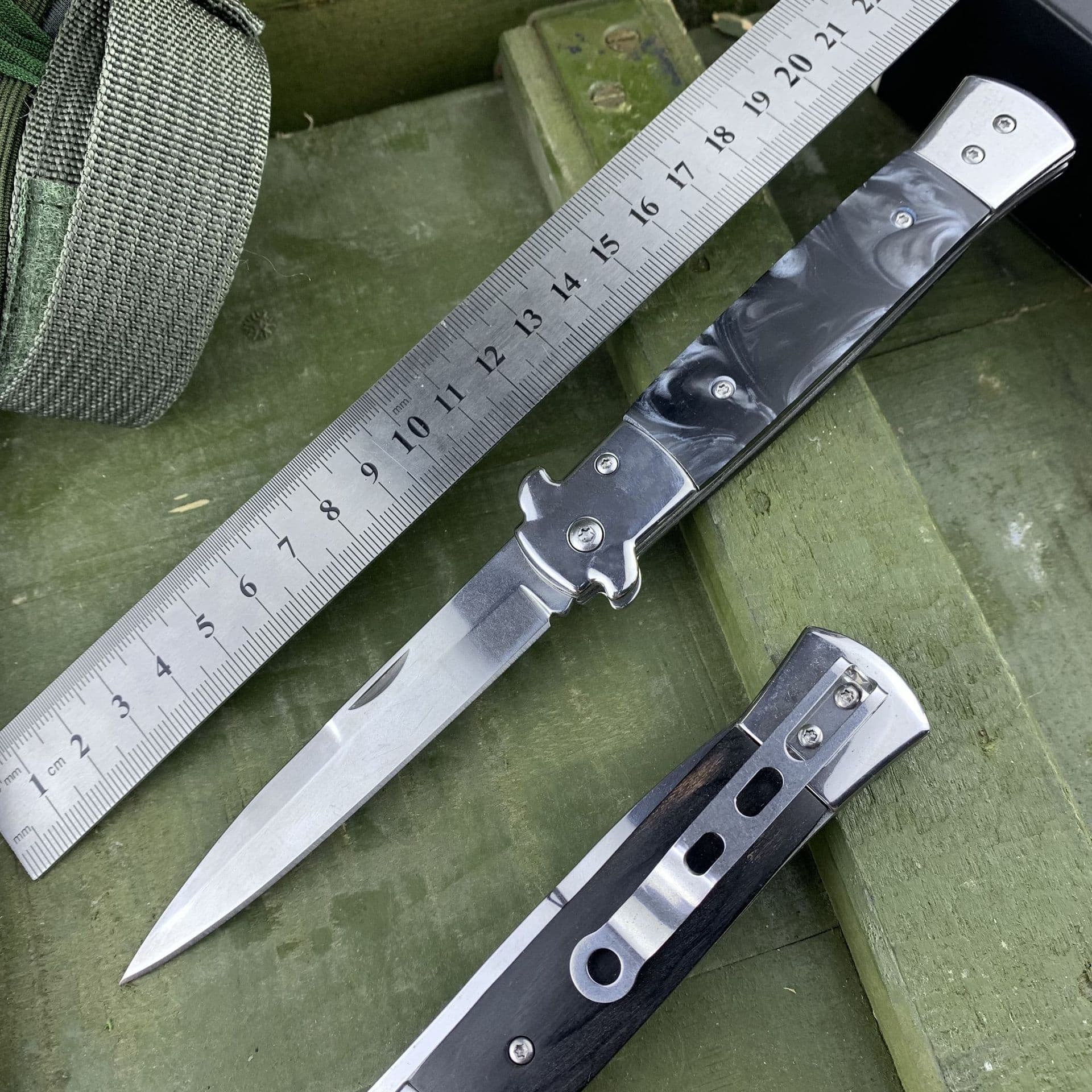 Unlocked version cross-border best-selling multi-functional fire witch outdoor unboxing folding knife fruit knife portable outdoor