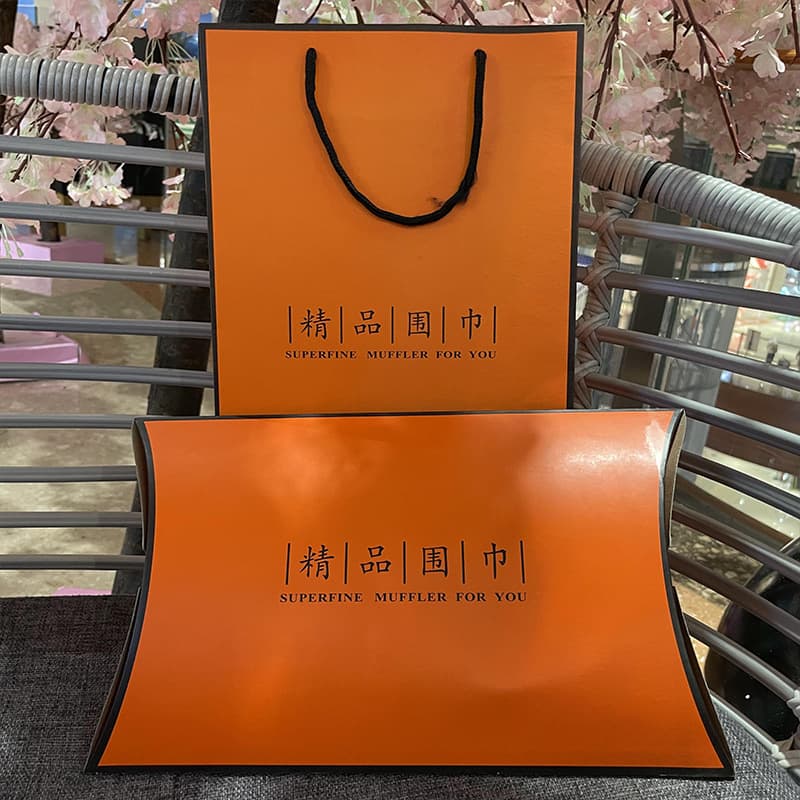 Premium scarf gift box with handle bag, silk scarf clothing gift packaging box, ingot box set, ready stock wholesale