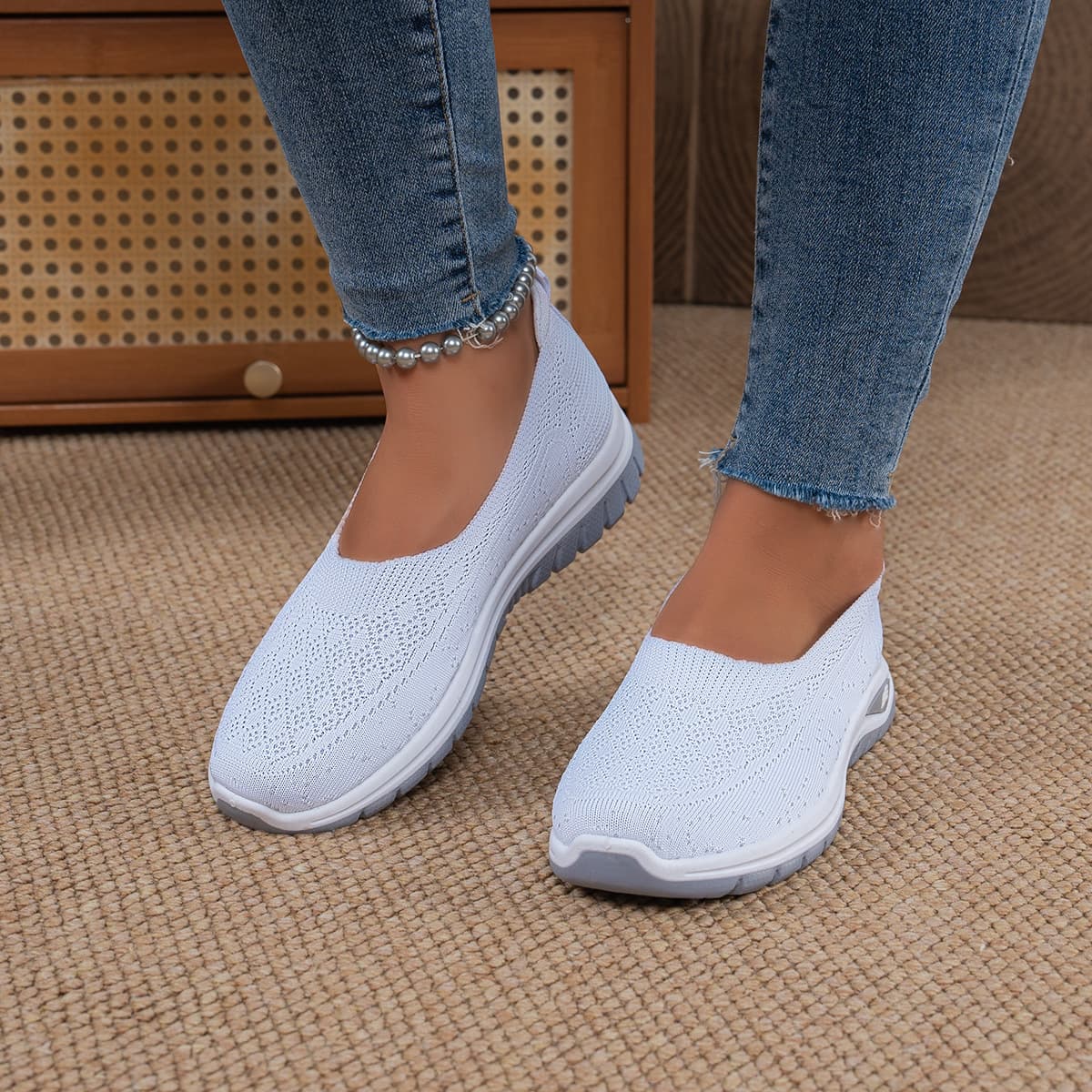 2026 New Style Old Beijing Cloth Shoes Single-Piece Knitted Breathable Casual Women's Shoes with Shoe Trees Middle-Aged and Elderly Mother Shoes