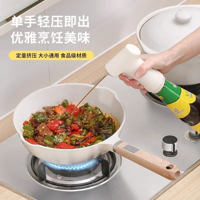 Oyster Sauce Bottle Press Nozzle Pump Oil Pot Squeezer Household Oyster Sauce Squeezing Press-type Bottle Spout