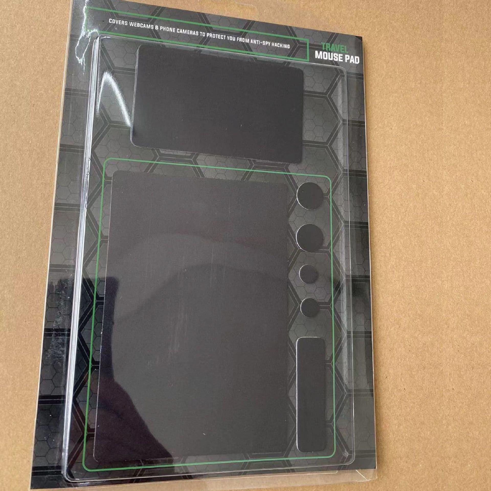 Portable mouse pad, easy to carry, repositionable mouse pad.