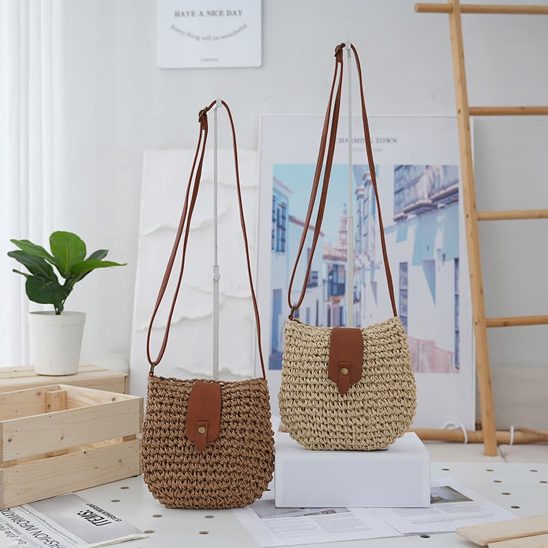 Trendy Woven Straw Bag for Women, Crossbody Fashion Design, Beach Phone Bag, Shoulder Sling Bag, Bucket Bag