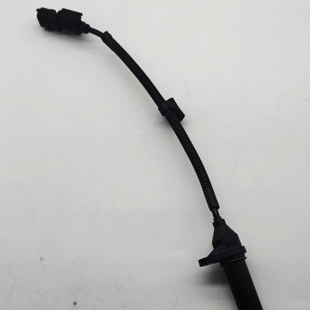 391802B000 is a crankshaft position sensor suitable for engines in Hyundai Elantra, Reina, Sonata, and Langdong.