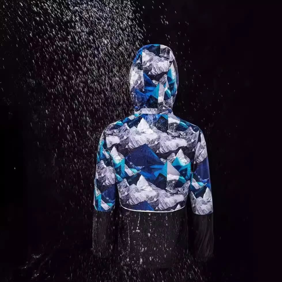 Boys' Outdoor Waterproof Warm Breathable Children's Windbreaker Zippered Jacket with Reflective Warning and Camouflage Print