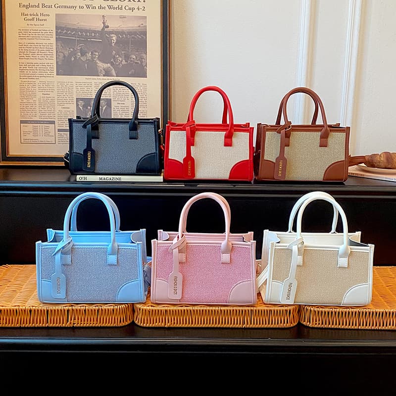 2026 New Retro Woven Handbag Women's Fashion Commuting Single Shoulder Messenger Bag Casual Niche Fashion Bucket Bag