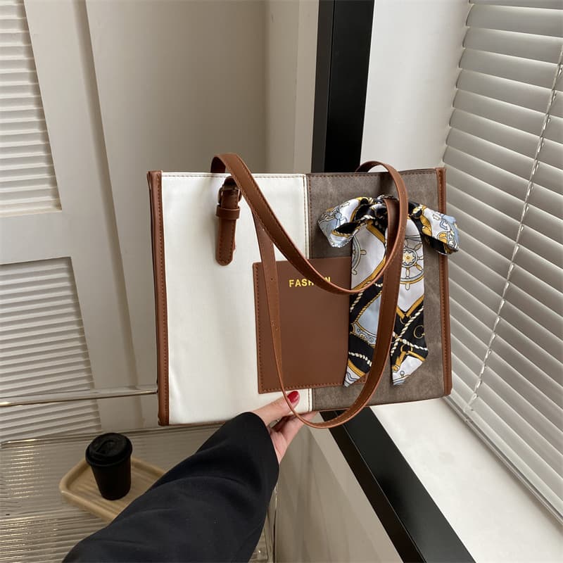 Color-Block Large Capacity Women's Bag 2023 Versatile New Style Fashion Shoulder Bag for Class Commute Handheld Tote
