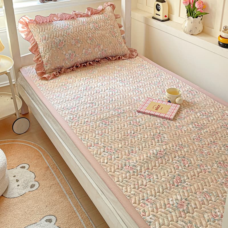 Three-piece set of bed cover cartoon washed cotton padded skin-friendly bed cover cloth one-piece tatami non-slip kang cover