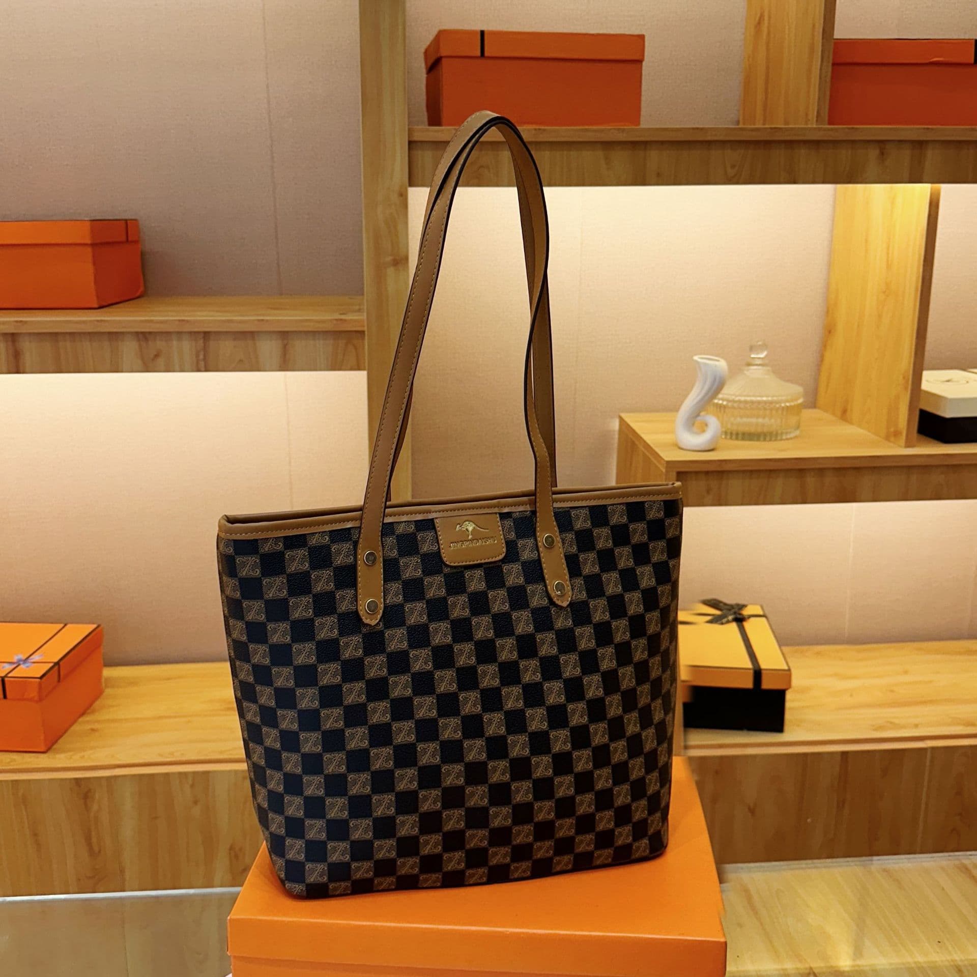 Retro checkerboard tote bag, simple and versatile, fashionable shoulder bag, cross-border high-end light luxury niche women's handbag