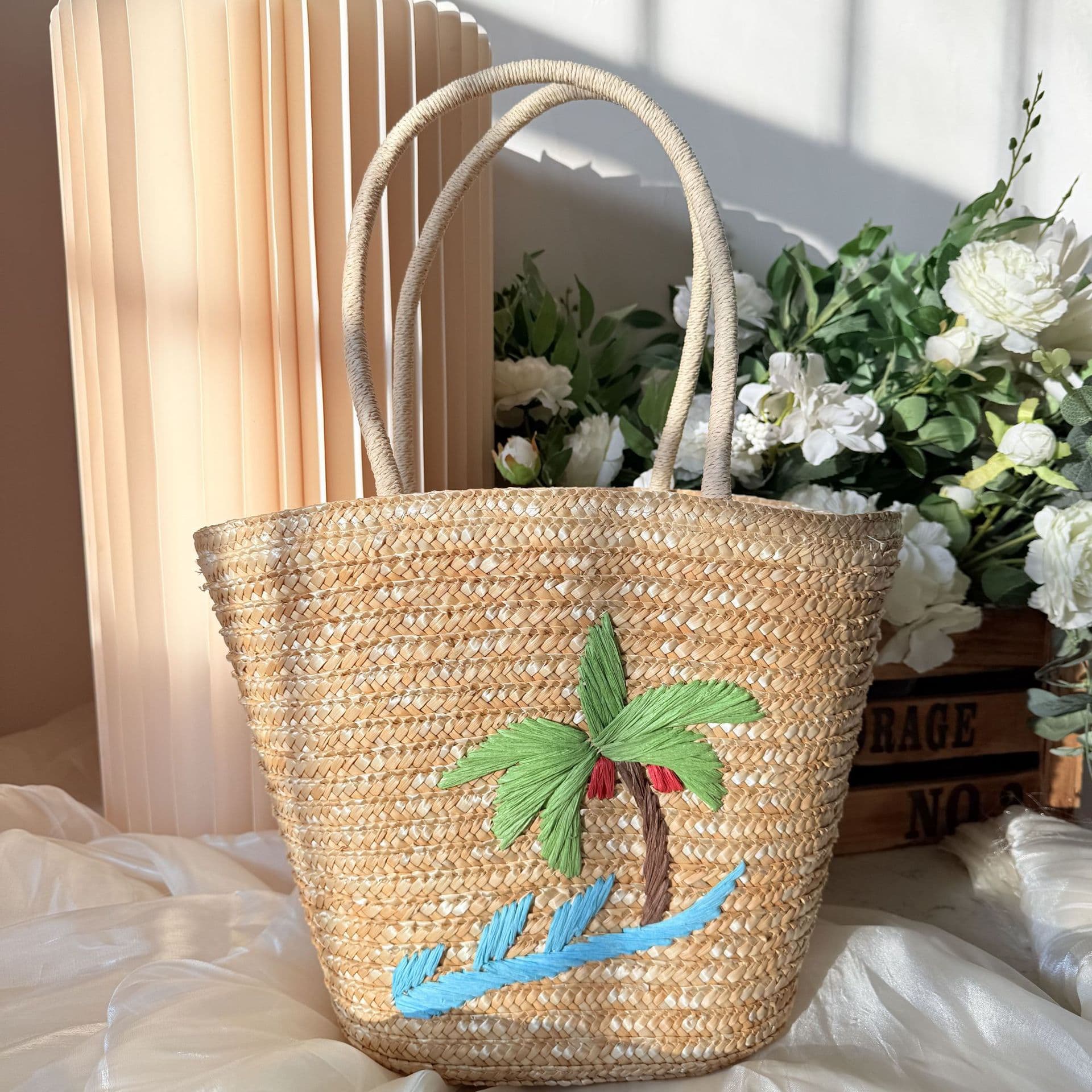 New Summer Beach Bag Straw Woven Bag Popular Seaside Vacation Casual Embroidered Women's Straw Woven Bag Ins Style Handbag