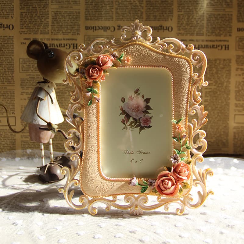 European style picture frame, studio photo frame, light luxury wedding photo frame, six-inch handmade decorative ornaments, two-seater sofa photo frame